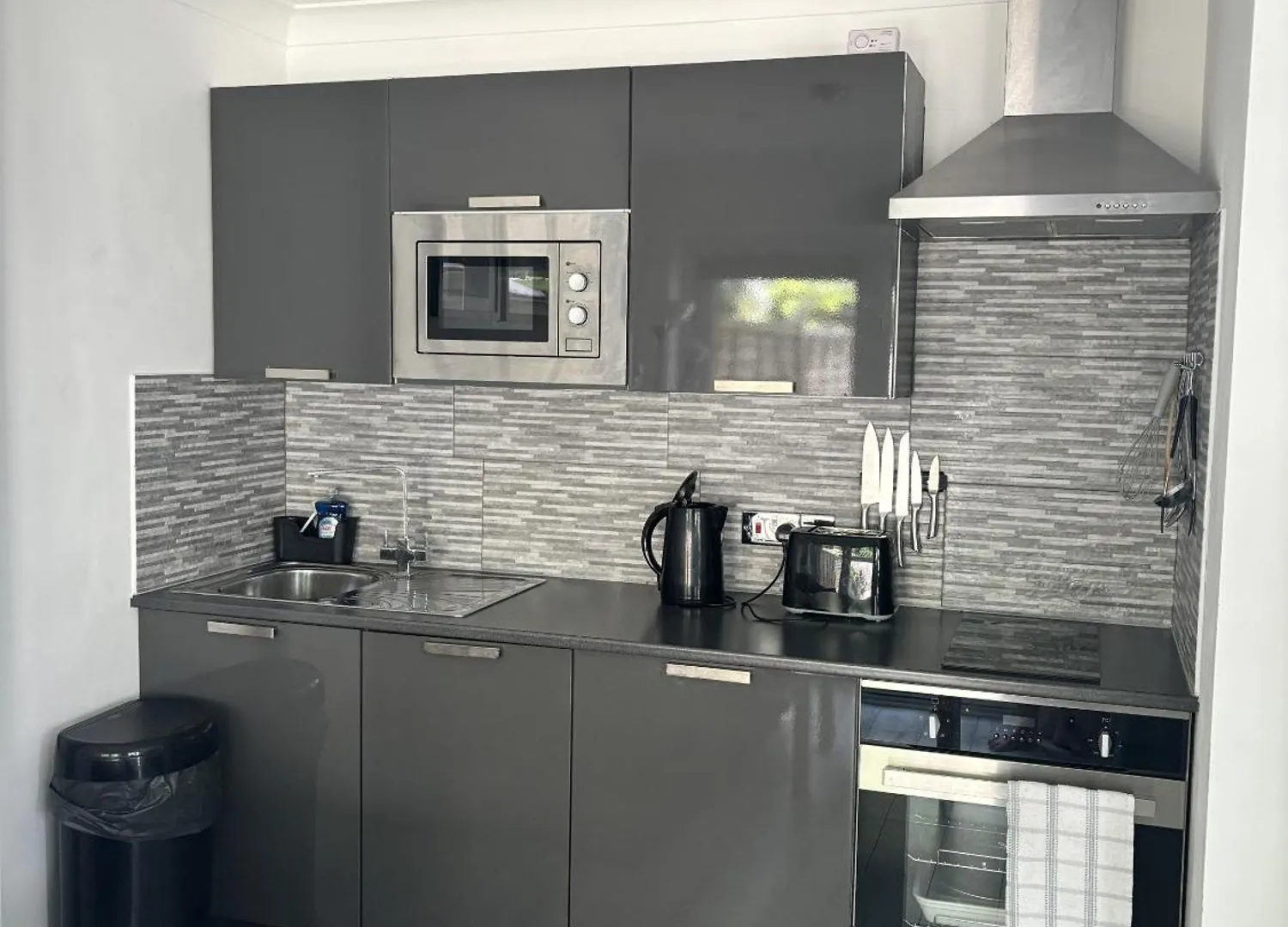 Apartment Tropical Retreat - 1 Bed Apartment, Quiet, Free Parking And Garden Use Bournemouth