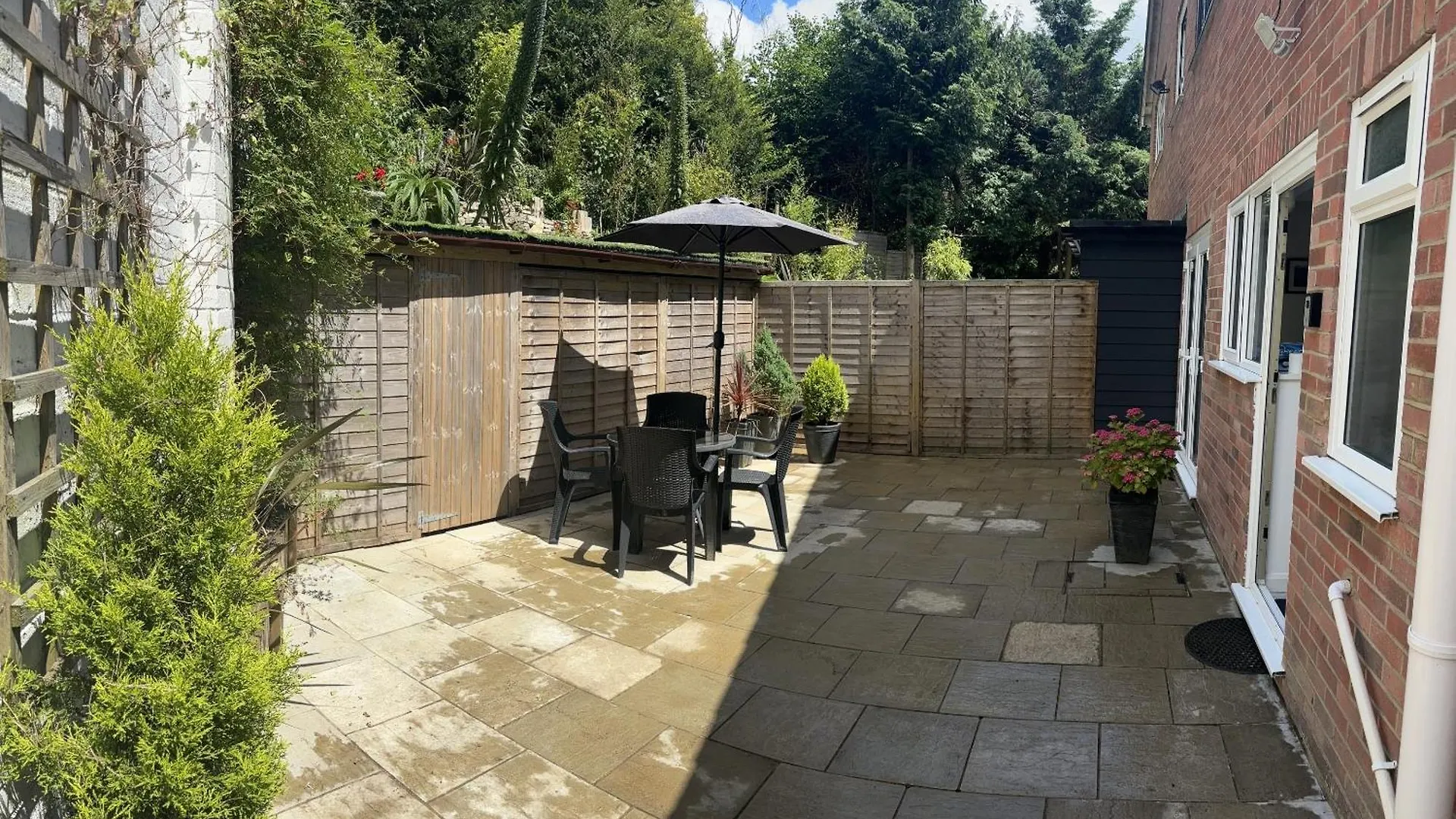 Tropical Retreat - 1 Bed Apartment, Quiet, Free Parking And Garden Use Bournemouth Großbritannien